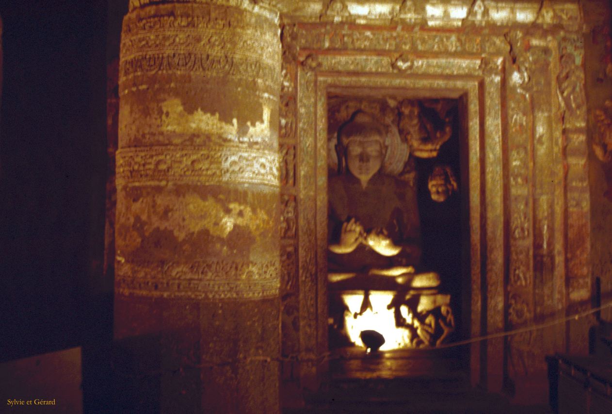 11 Aurangzeb grottes d'Ajanta Maharashtra Inde 1983-126