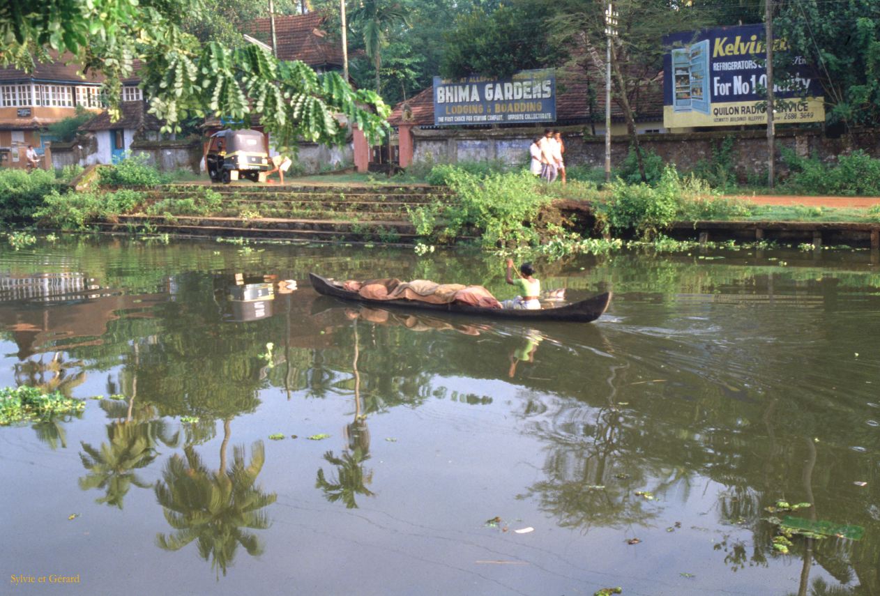 06  Quilon back waters Kerala Inde 1983-059