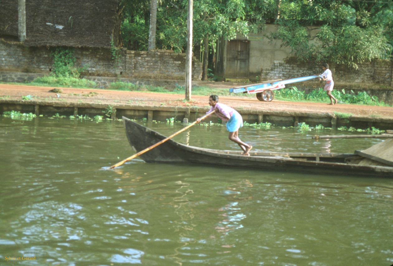 06  Quilon back waters Kerala Inde 1983-068