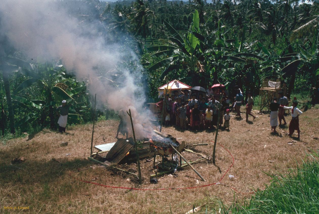 Java Bali 1989-173 Bali une crémation 