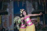 Java Bali 1989-135 Bali danseuses légong 