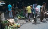 Java Bali 1989-025 Jogjakarta le marché avec des jacquiers 