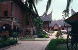 Java Bali 1989-008 Jakarta reproduction de maisons de Sumatra et de Bornéo 