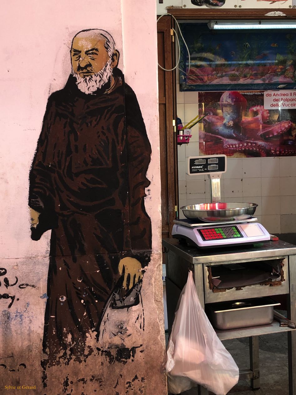 105 Palerme quartier du marché du Vucciria  IMG_2841