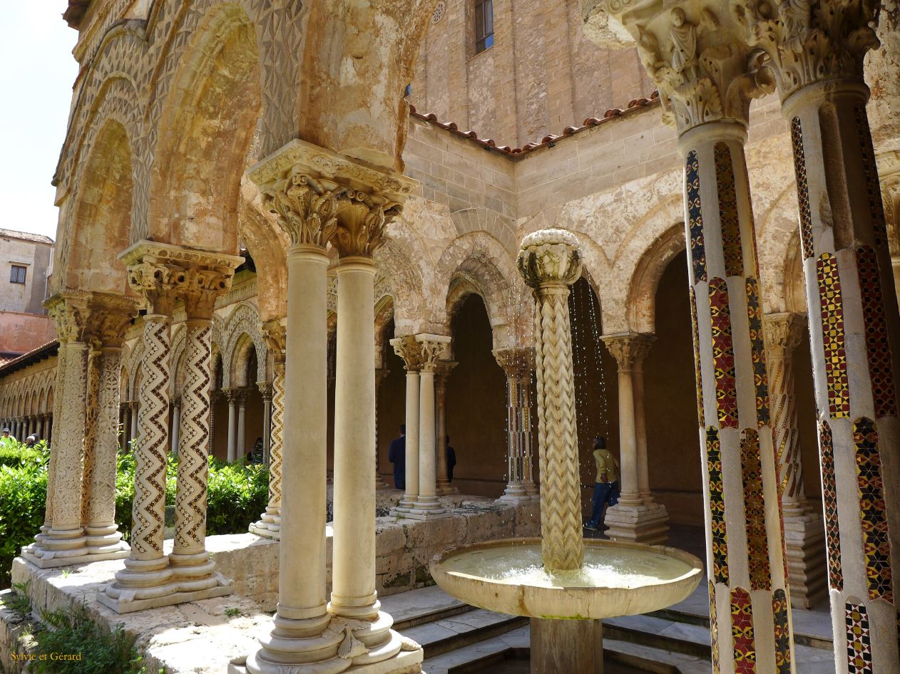 211 Montreale la cathédrale - le cloître fontaine P1460004
