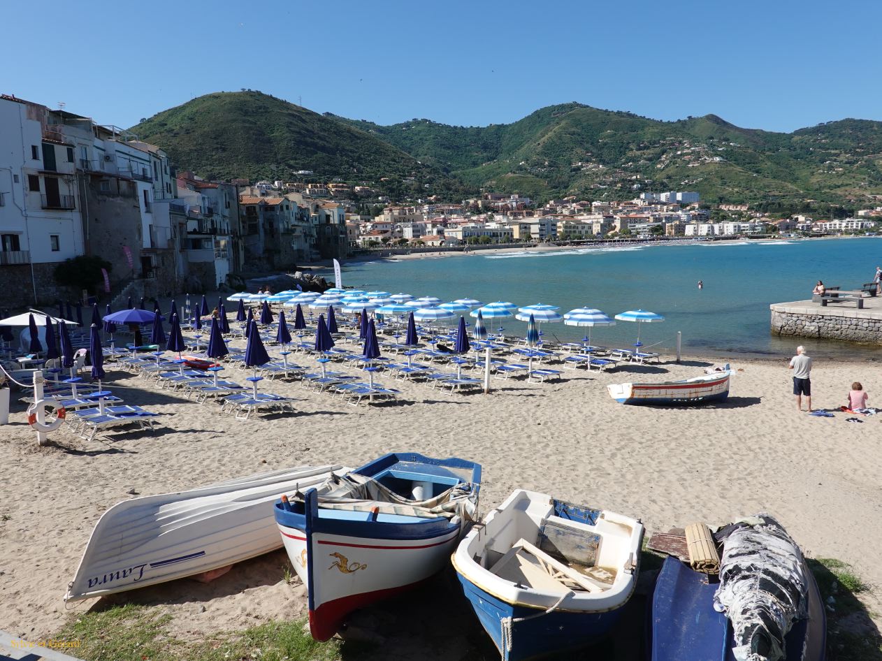 307 Cefalù la plage et la jetée DSC03338
