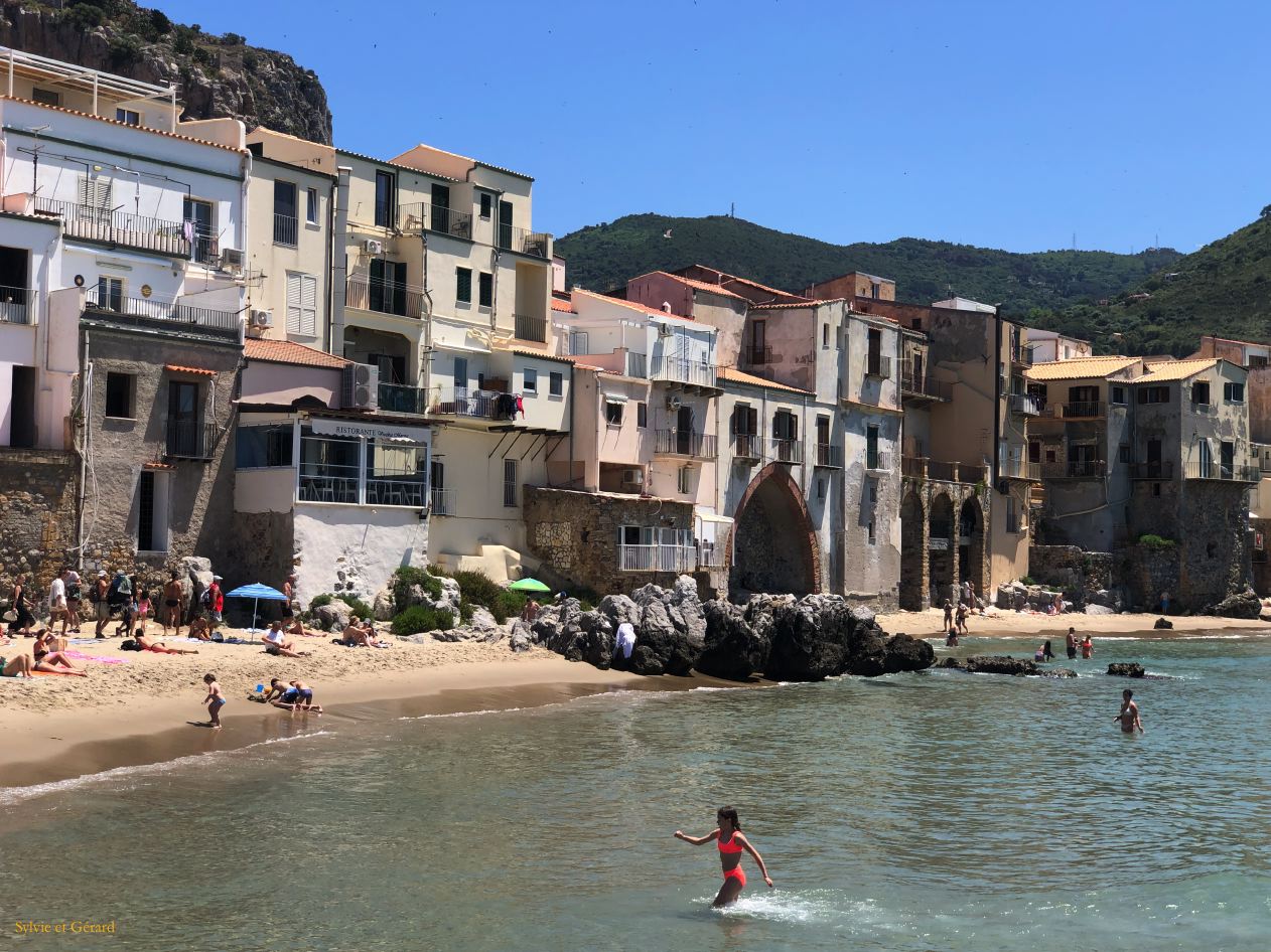 308 Cefalù la plage et la jetée IMG_2711