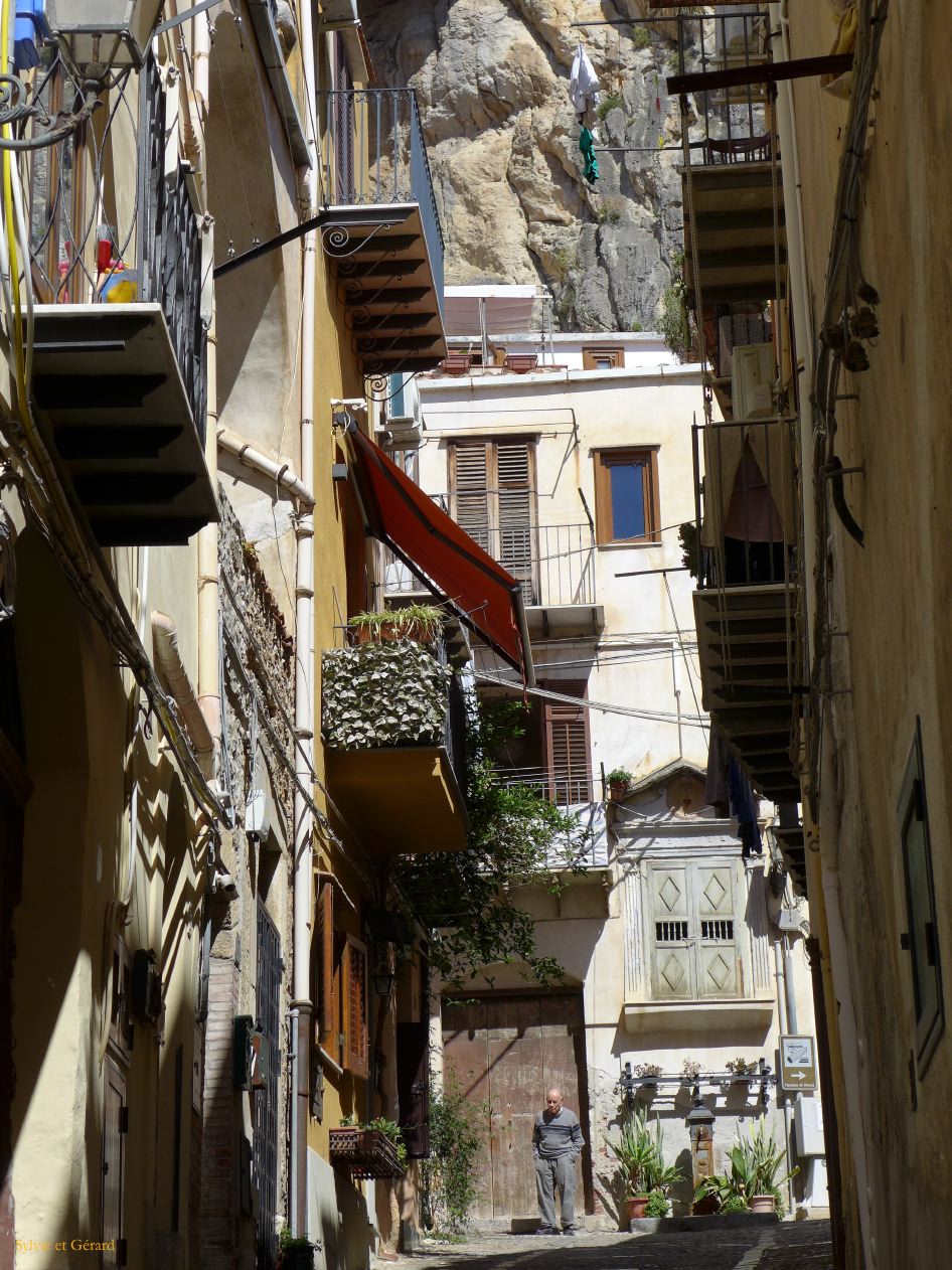 309 Cefalù le village P1450730
