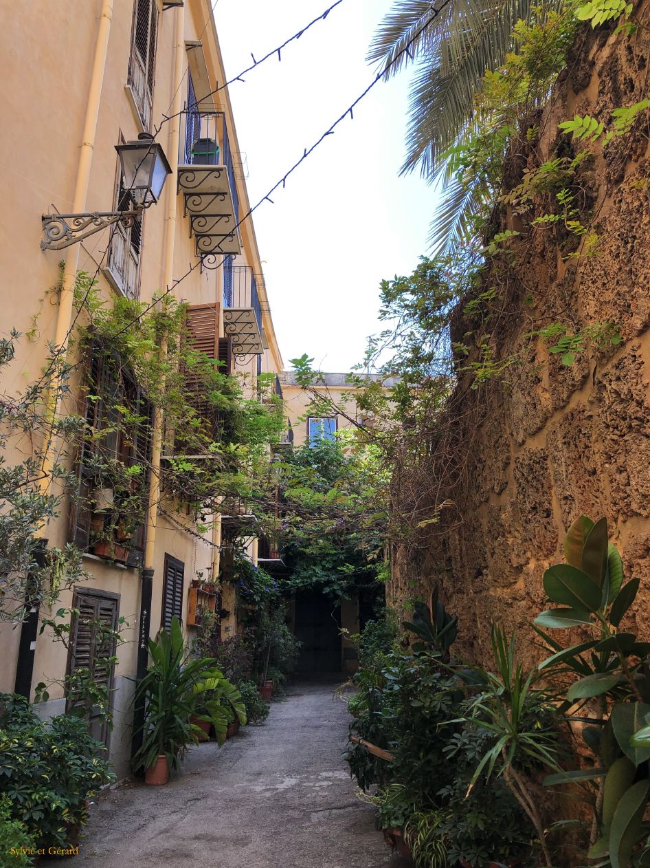 081 Palerme le quartier du Port IMG_2725