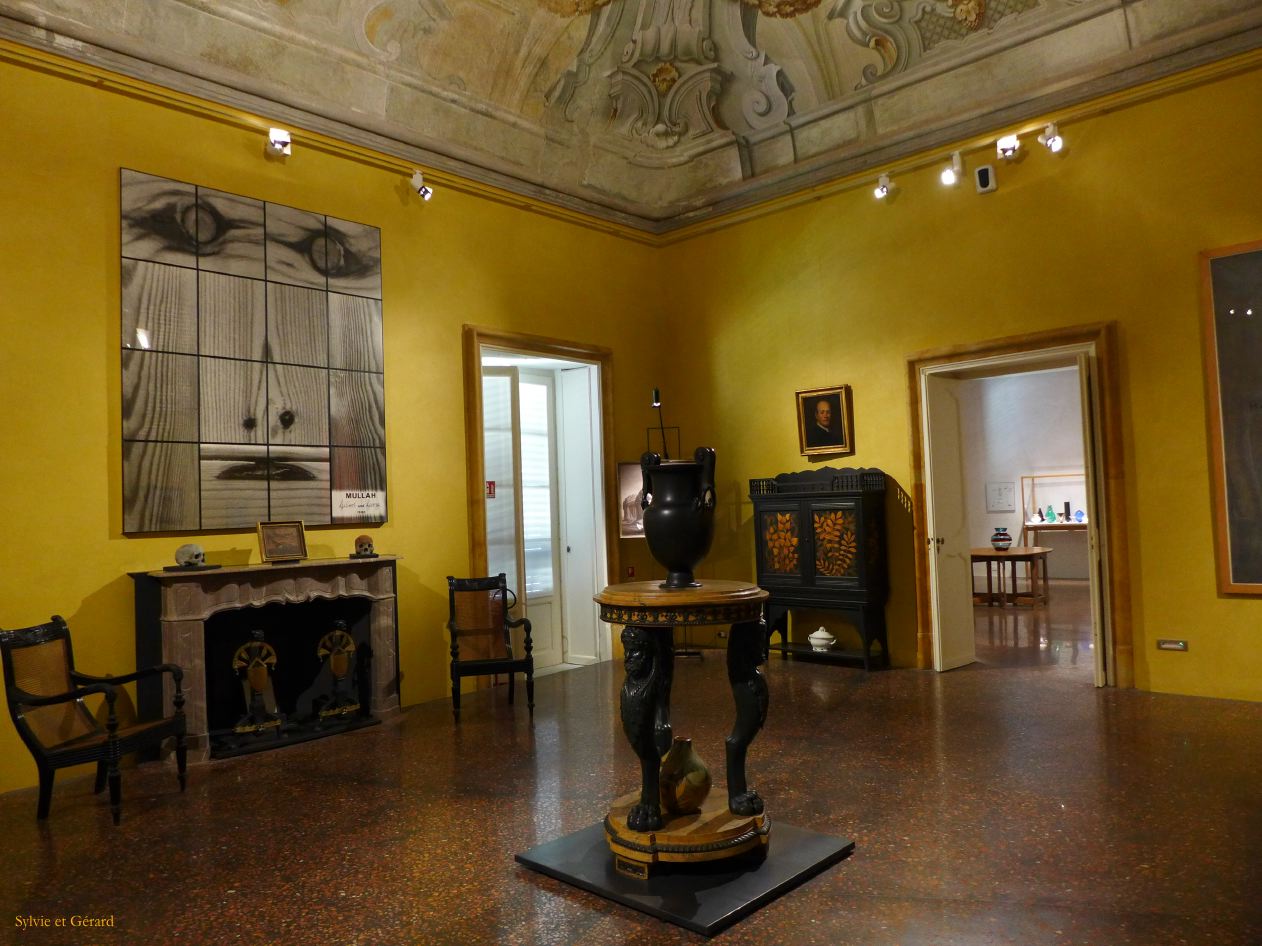091 Palerme Palazzo Butera - intérieurs expostions  P1450767