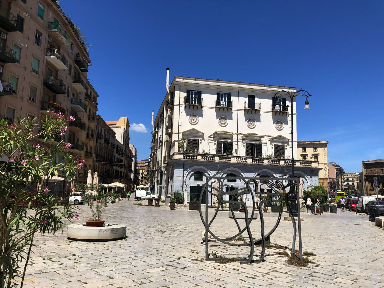 098 Palerme le quartier du Port IMG_2849