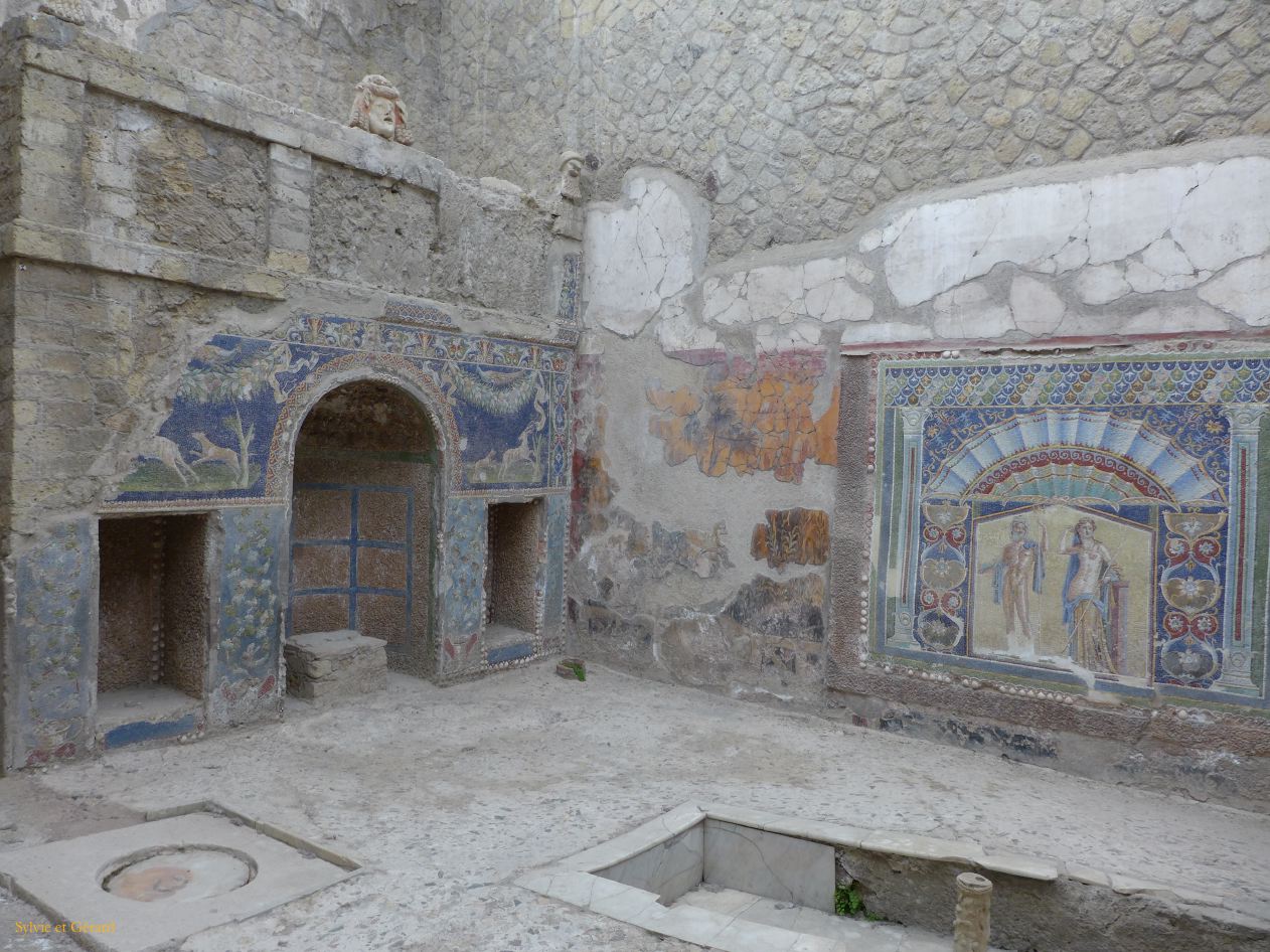 118 Herculanum casa di nettuno e anfitrite P1360612