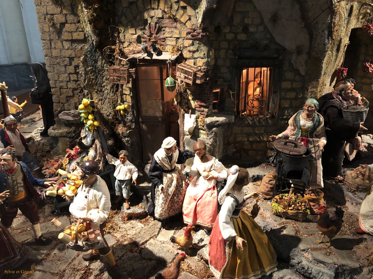 127 crèche napolitaine basilique santa Maria de la Sanita  IMG_3811