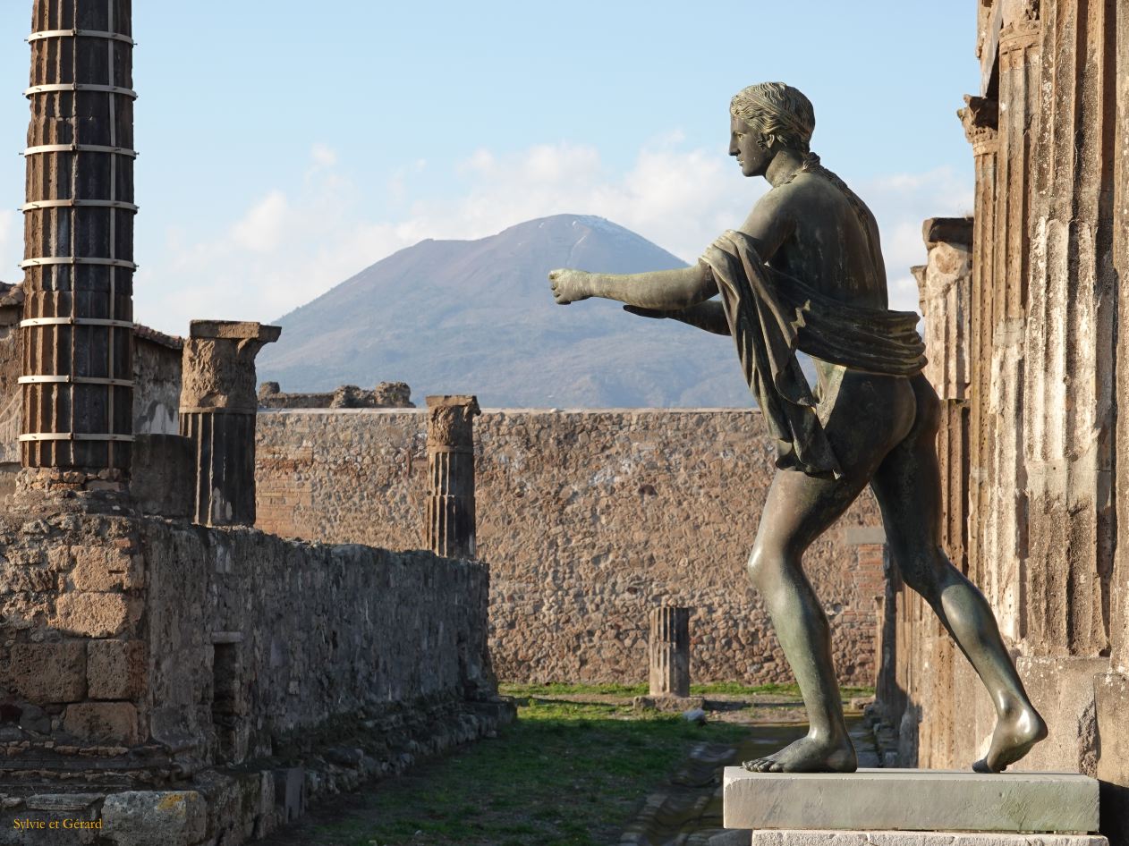 044 Pompei foro DSC09050