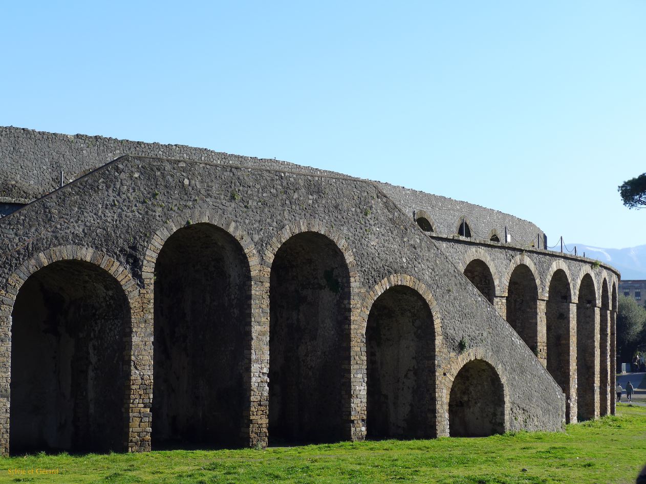 046 Pompei Anfiteatro P1360195