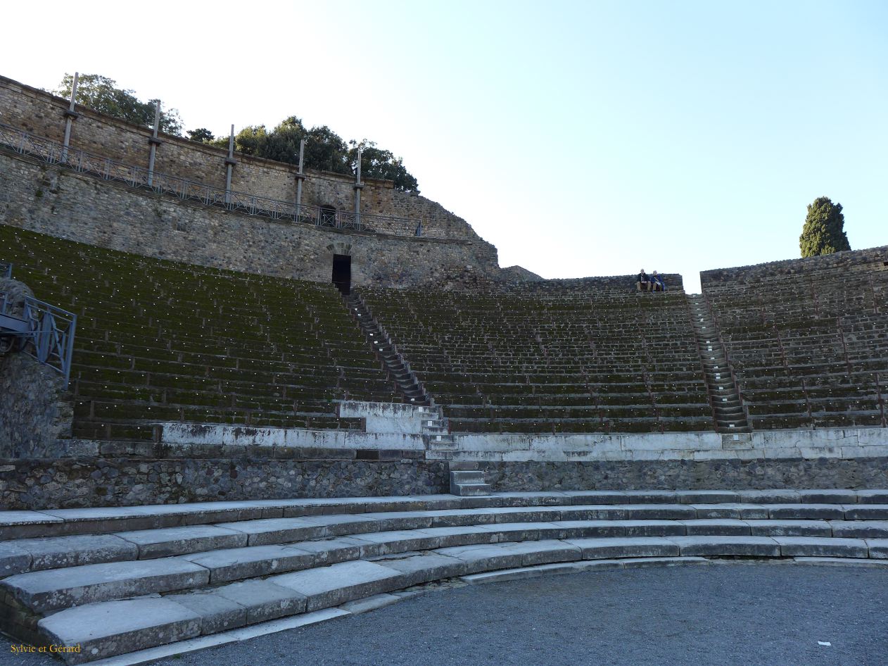 058 Pompei teatro grande P1360225