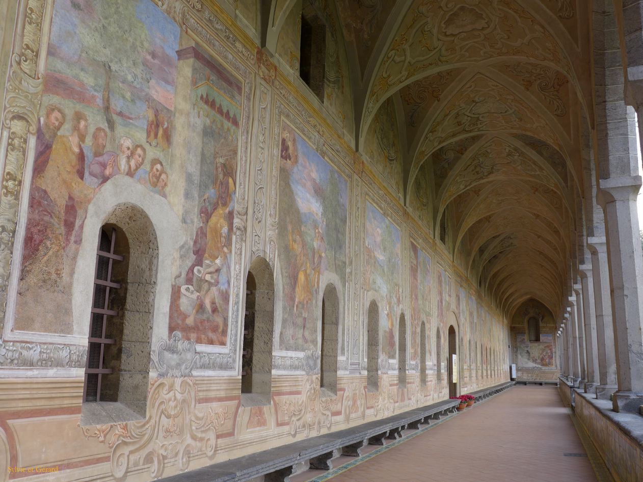 074 chiesa santa Chiara le cloître P1360342