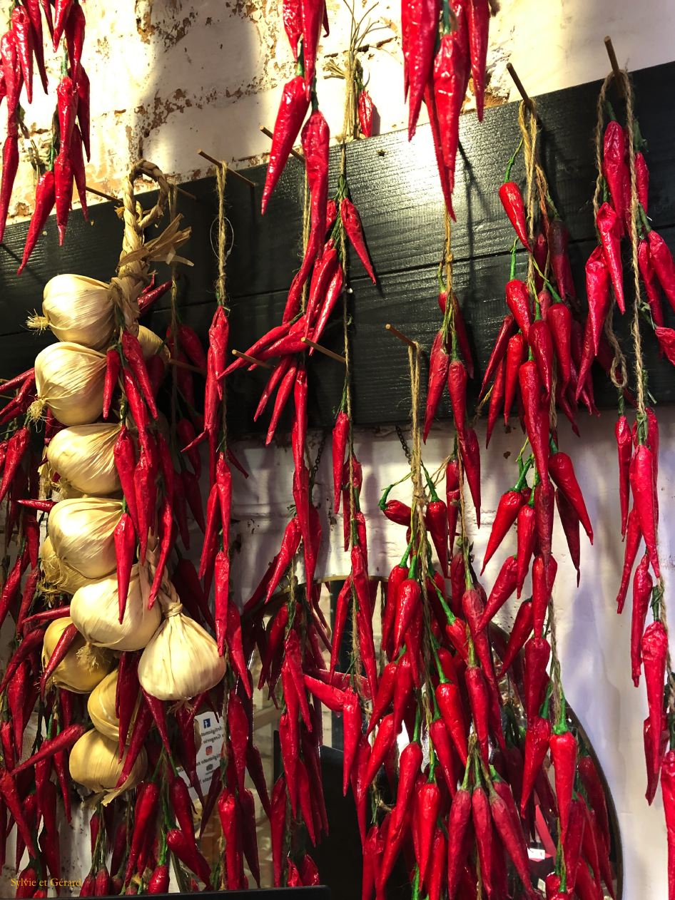 080 via san Gregorio - magasins de santons IMG_6344