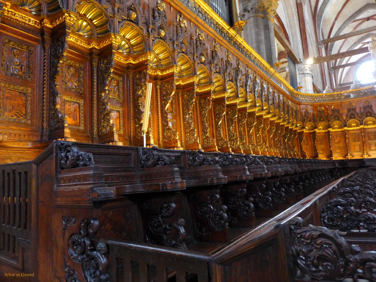 503 Santa Croce santa Maria Gloriosa dei Frati le choeur des frères P1320018 