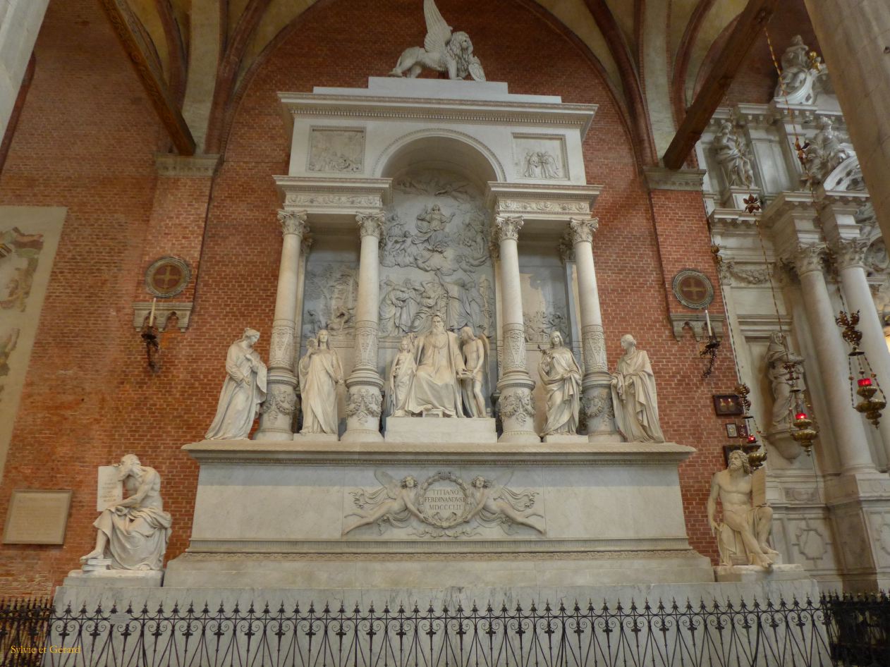 504 Santa Croce santa Maria Gloriosa dei Frati tombeau du Titien P1320040 