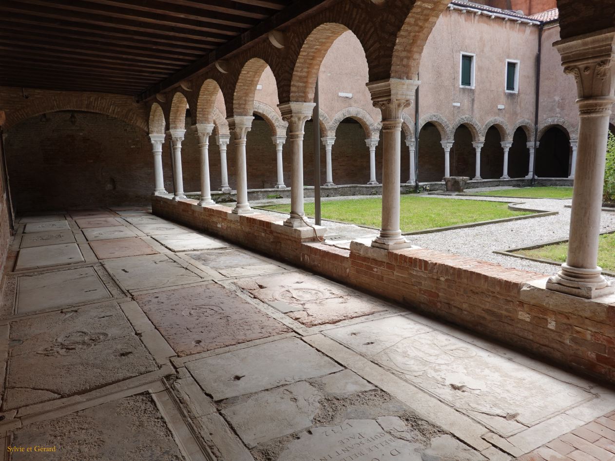 614 Castello église et cloître San Francesco della Vigna DSC06900