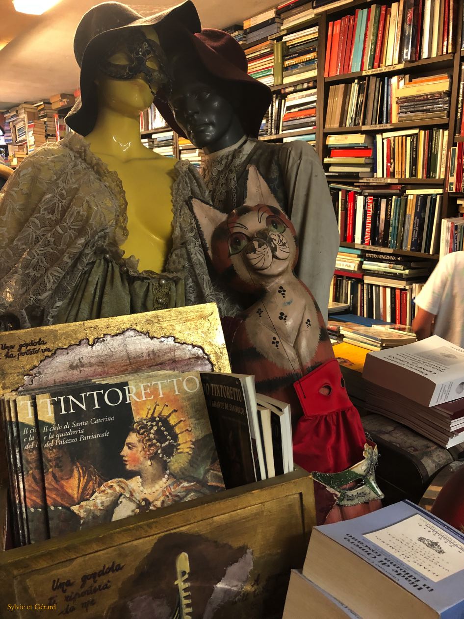 622 Castello librairie Acqua Alto IMG_1363