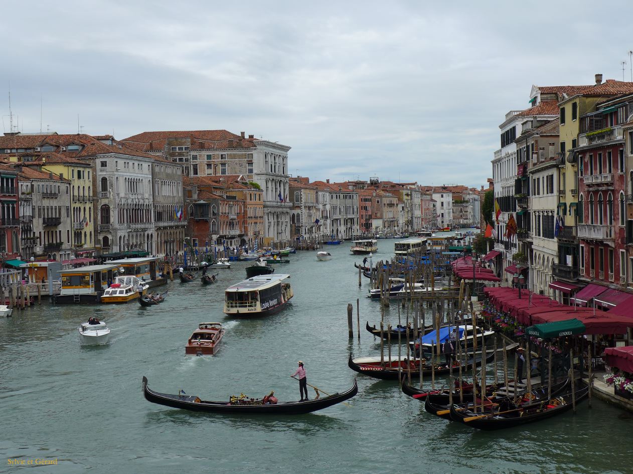 104 Canal Grande autour du Rialto 30 mai P1320048