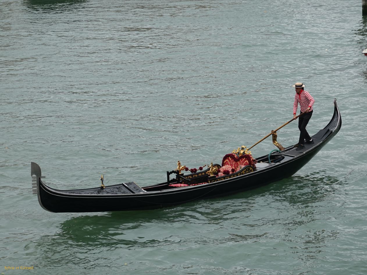 107 Canal Grande autour du Rialto 30 mai DSC06621