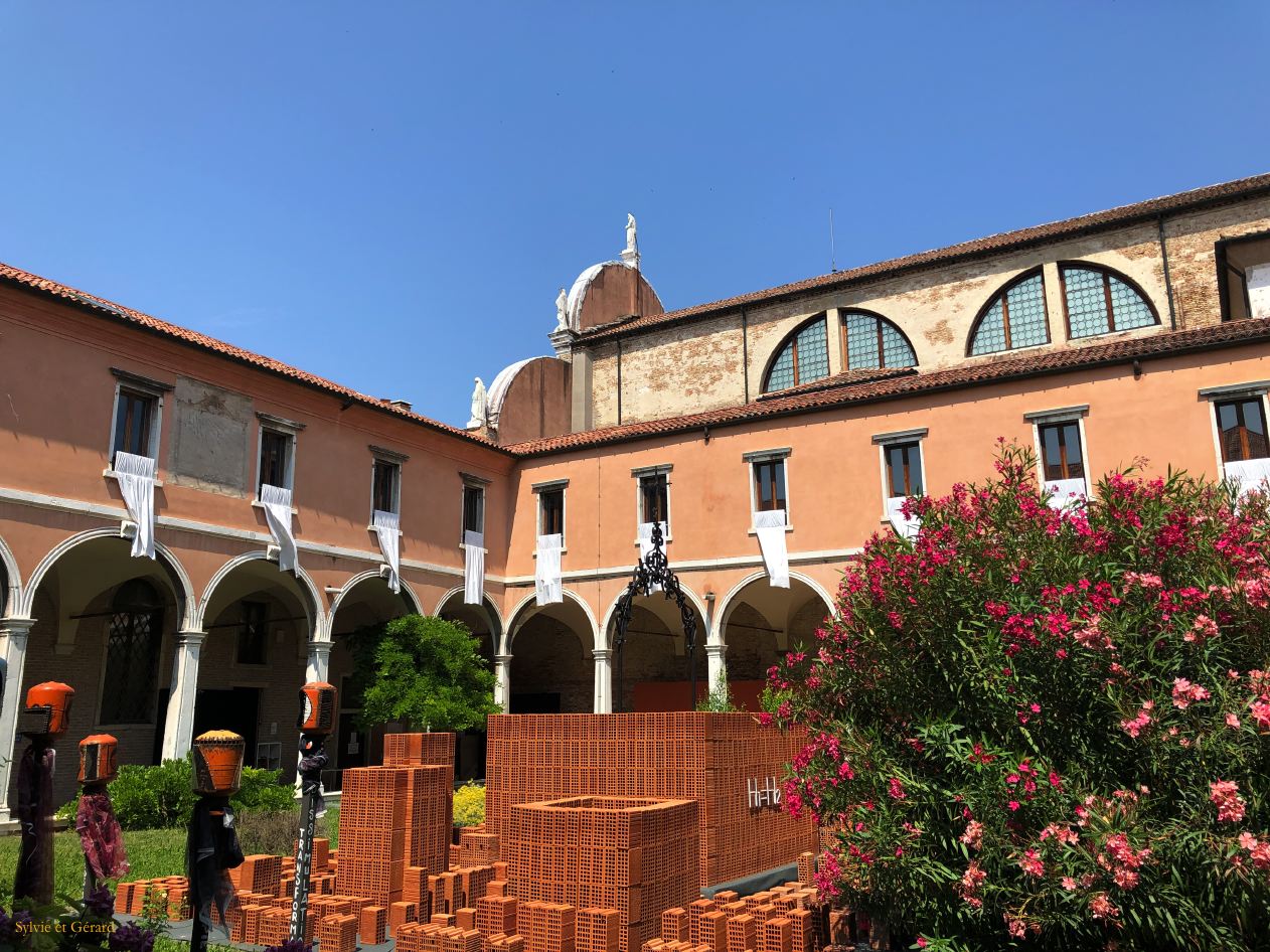 310 Dorsoduro Santa Maria dei Carmini cloître collège des beaux arts IMG_1461