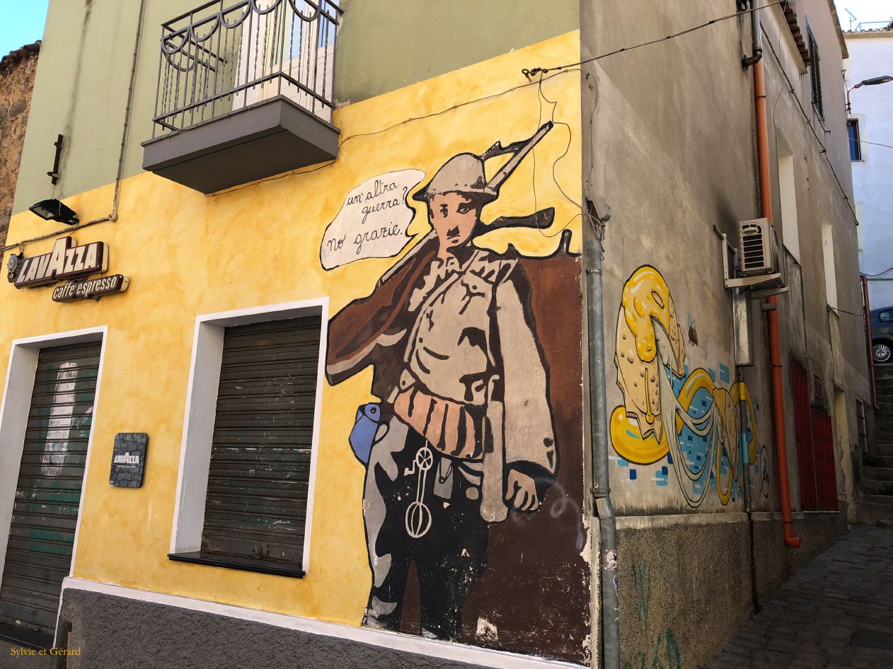 10 Orgosolo les murales IMG_5658
