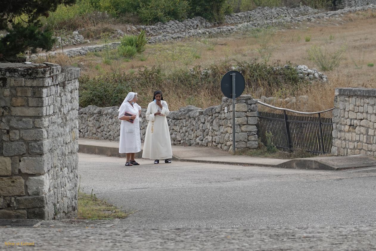 24    Borruta basilica San Pietro di Sorres et son cloître  3 DSC04757