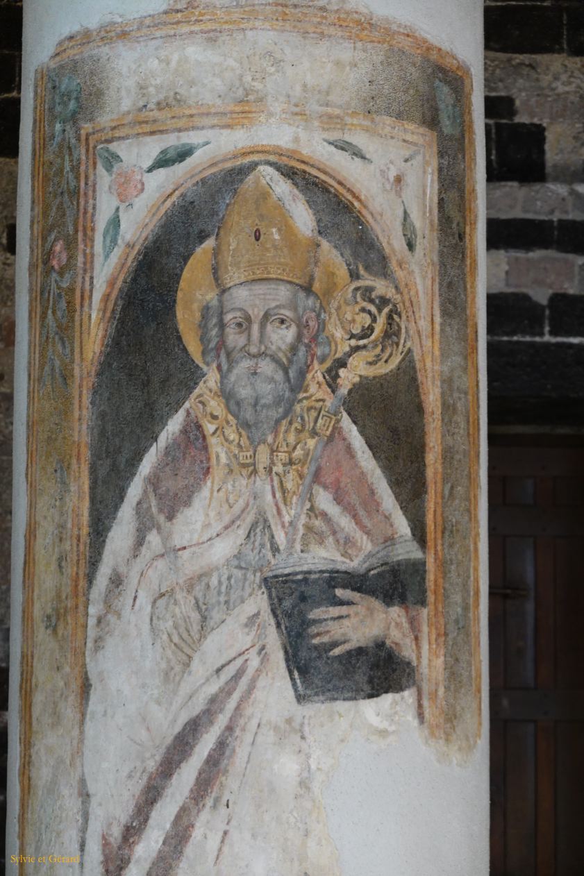 28    Ardara basilica Santa Maria del Regno  6 DSC04852