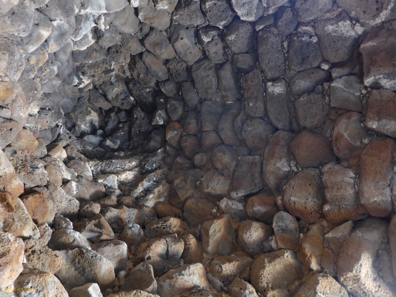 33  Sedilo nuraghe Iloi P1270933