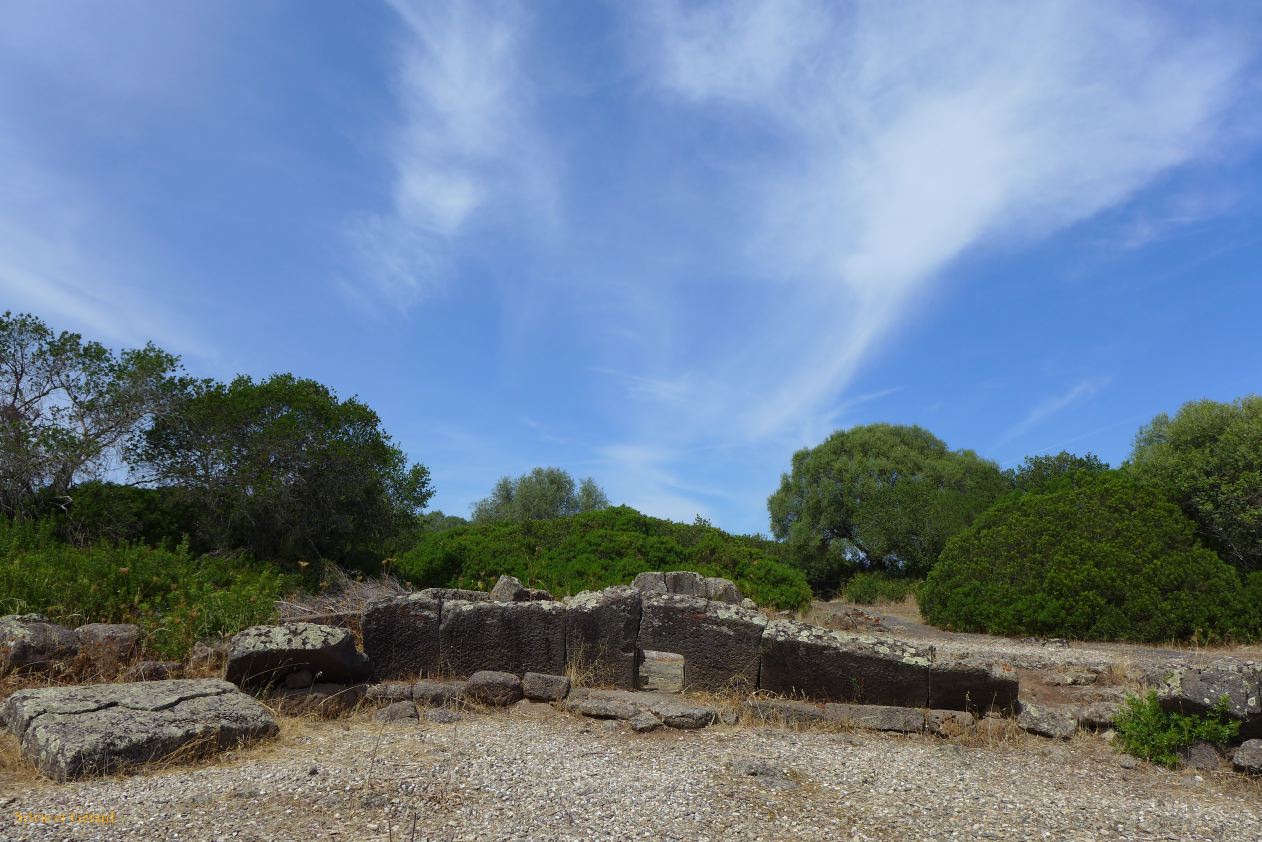 33  Sedilo nuraghe Iloi P1270937