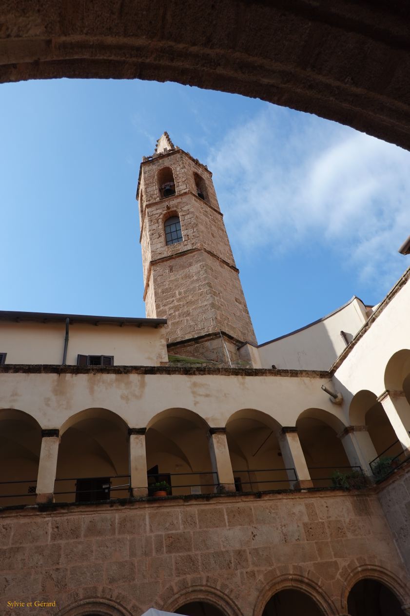 36   Alghero église San Francesco et son cloître  7 DSC04885