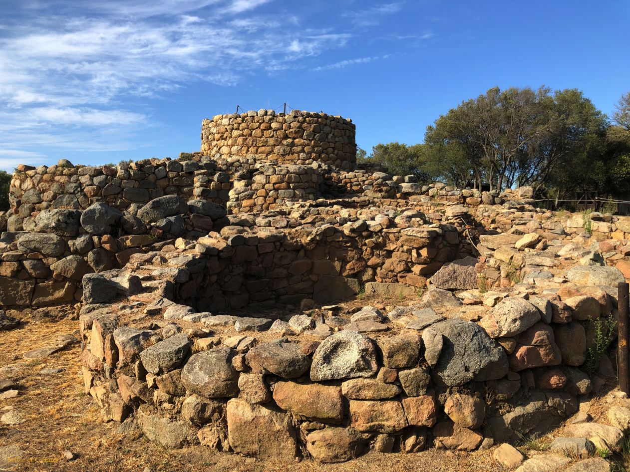 05  Arzachena Gallura nuraghe la Prisgiona  IMG_5478