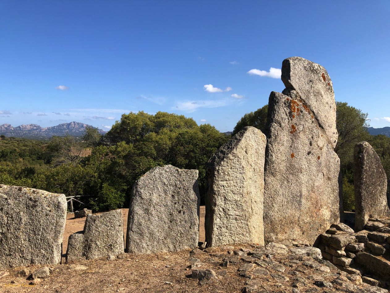 05  Arzachena Gallura tomba dei Giganti di Li Lolghi   1 IMG_5445