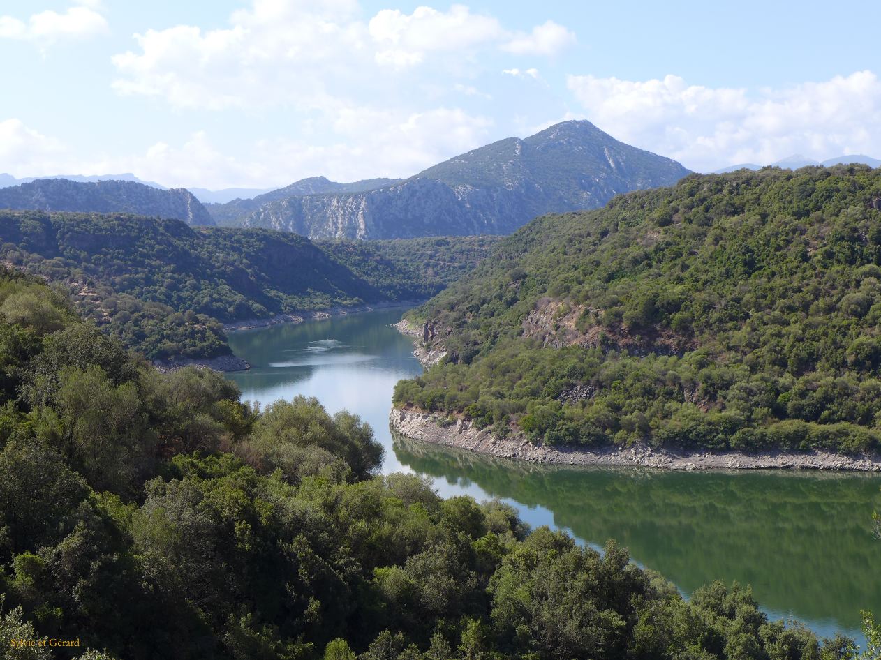 09 Dorgali agriturismo Neulé 2 vue sur le lac P1270001