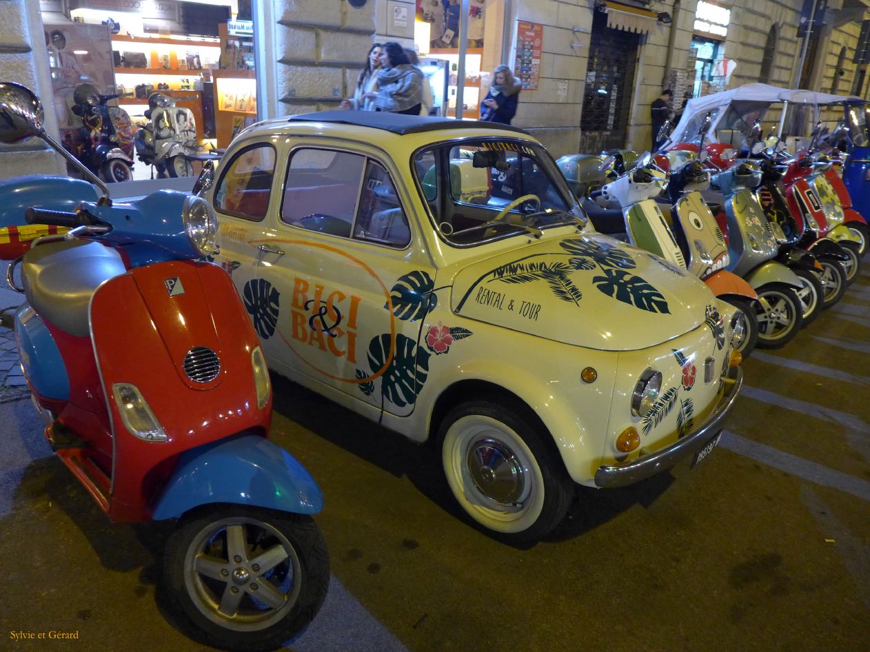 Rome de nuit vespas 