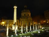 le Forum de Trajan de nuit 