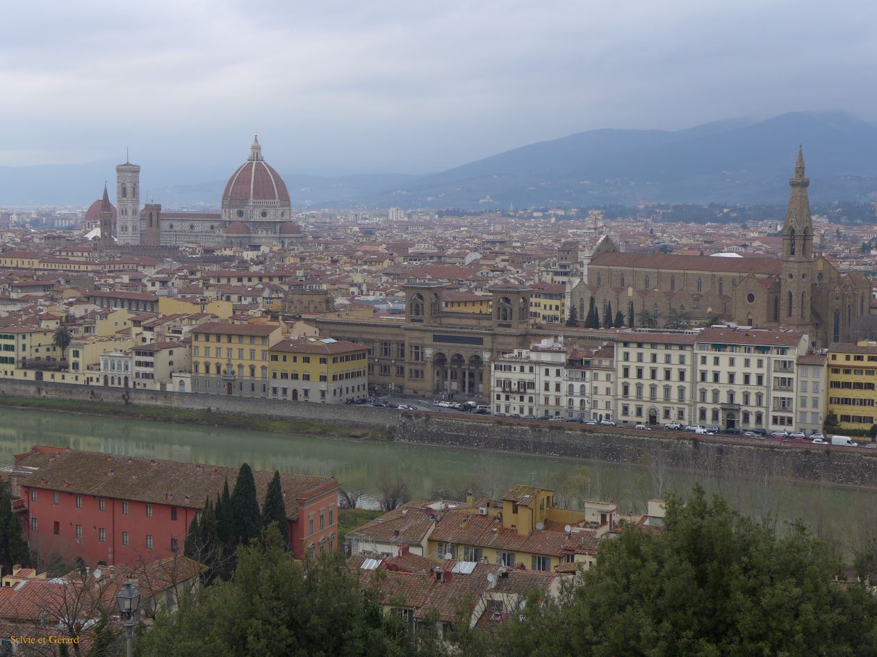 Florence 88 San Miniato al Monte vue sur l'Arno