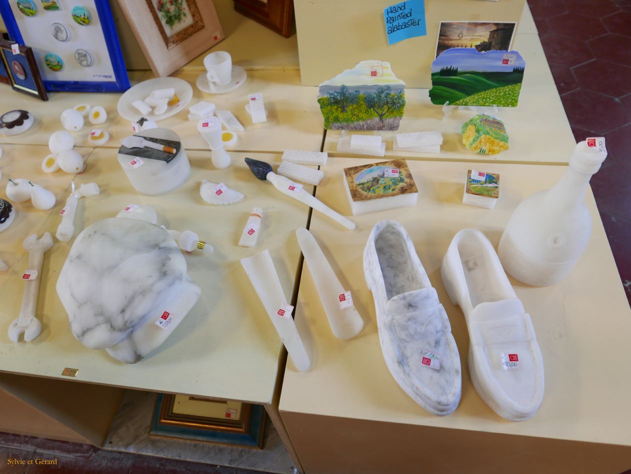 Voltera 10 objets en albatre 