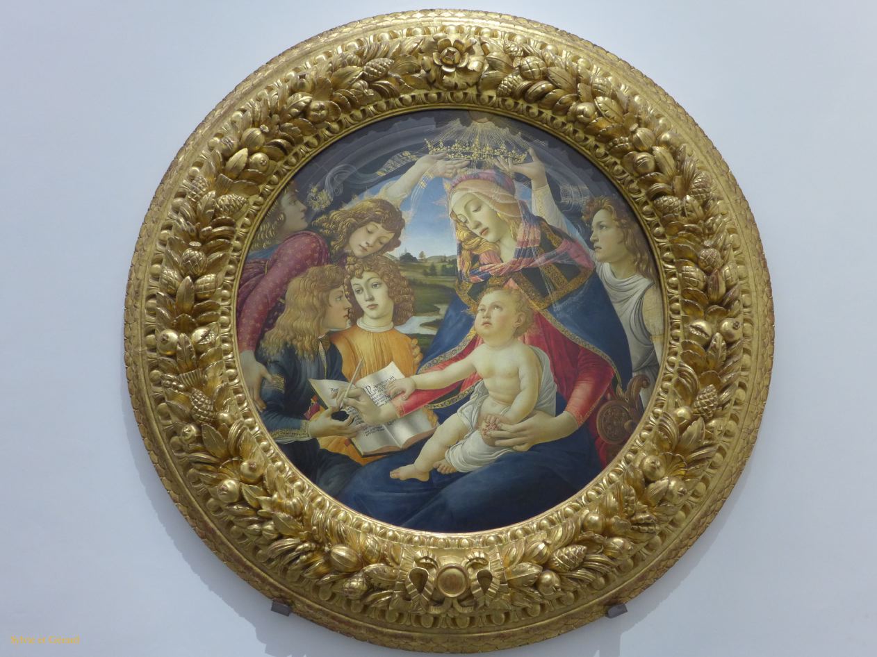 Florence 38 Galeria degli Uffizi 03 Boticelli Madone du Magnifica1483 