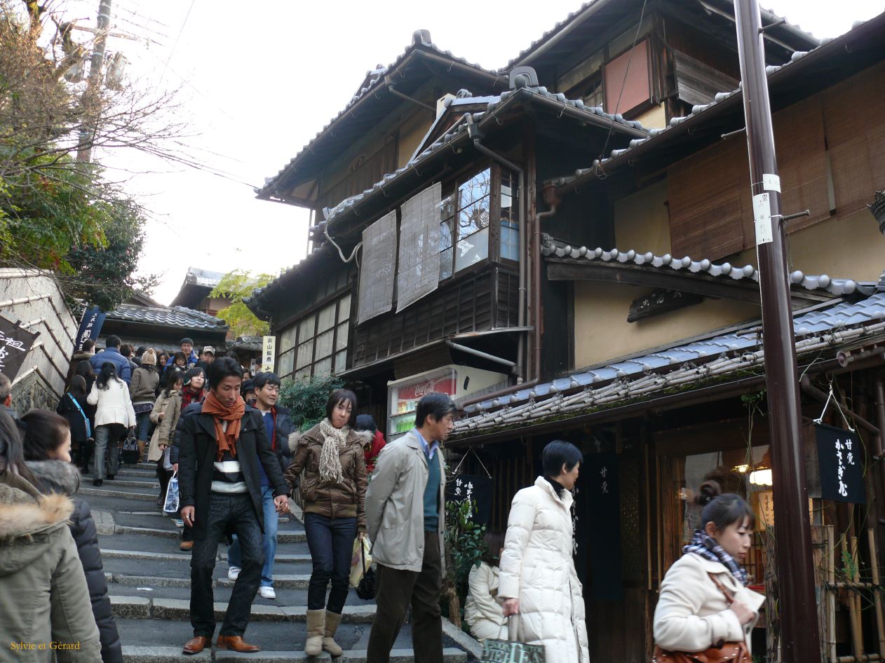 0110 KYOTO Vers Temple Kyomizu Dera