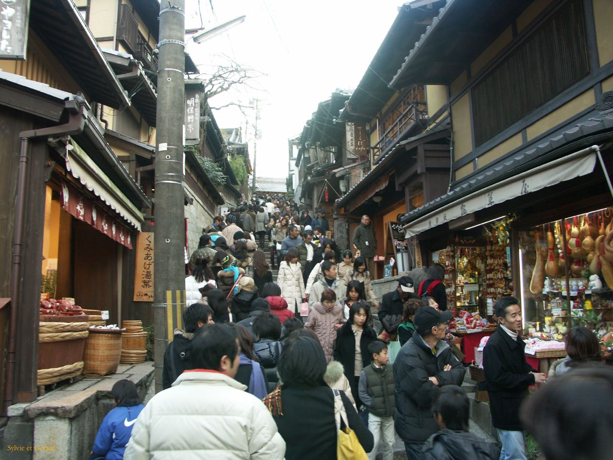 0112 KYOTO Vers Temple Kyomizu Dera
