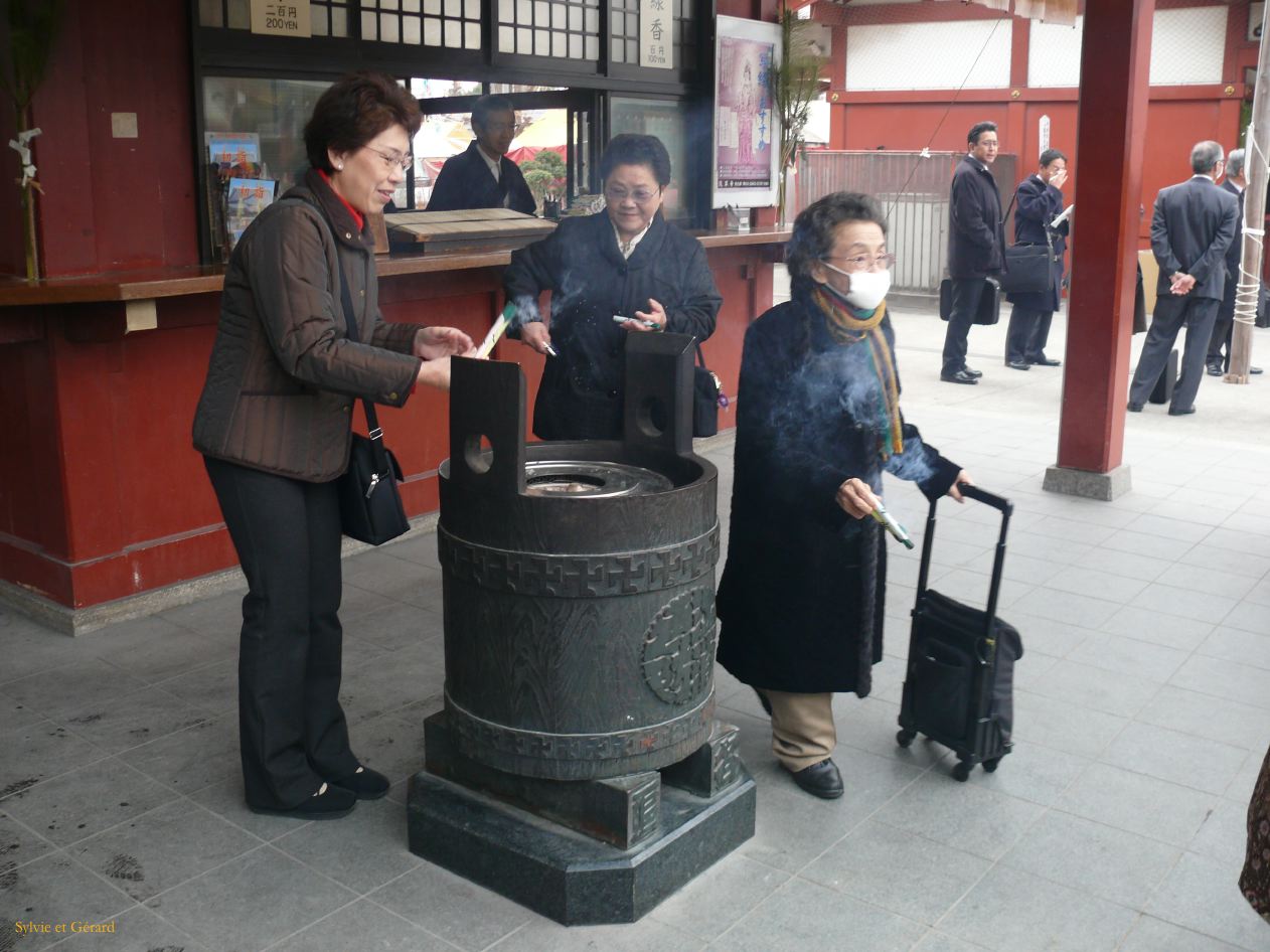0237 TOKYO Temple Senso Ji quartier Asakusa.