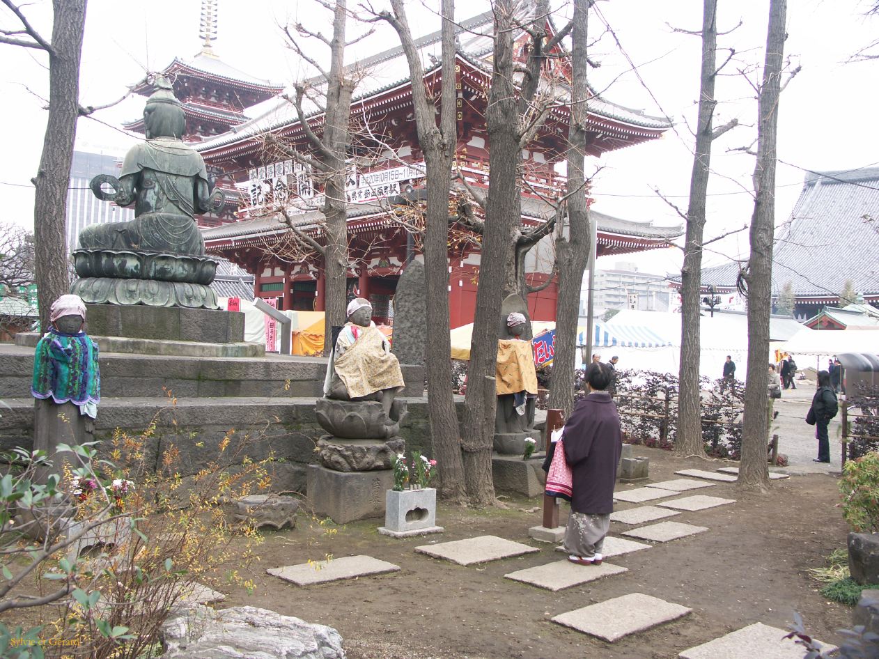 0255 TOKYO Temple Senso Ji quartier Asakusa.