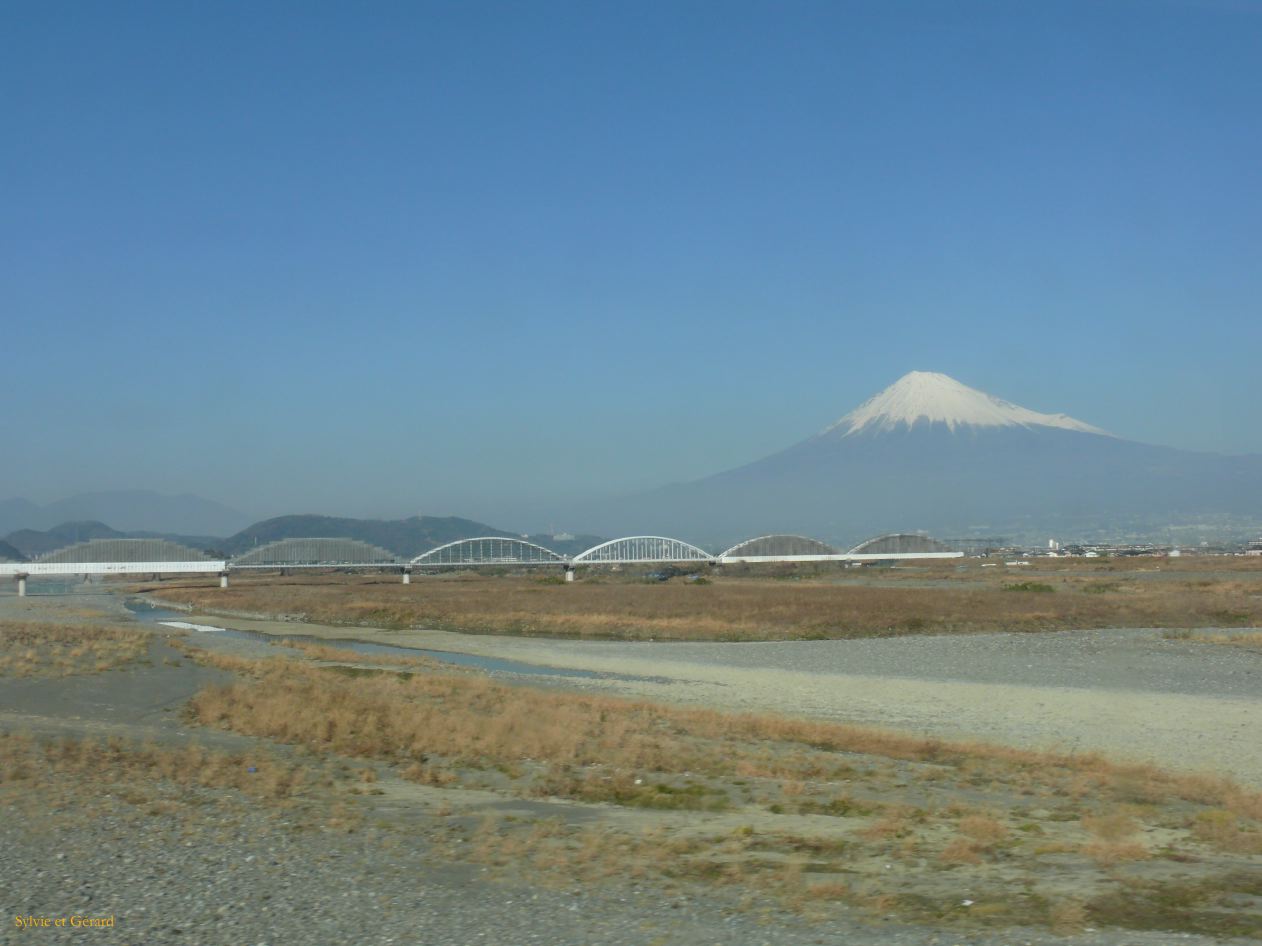0270 vue du train Mont Fuji 