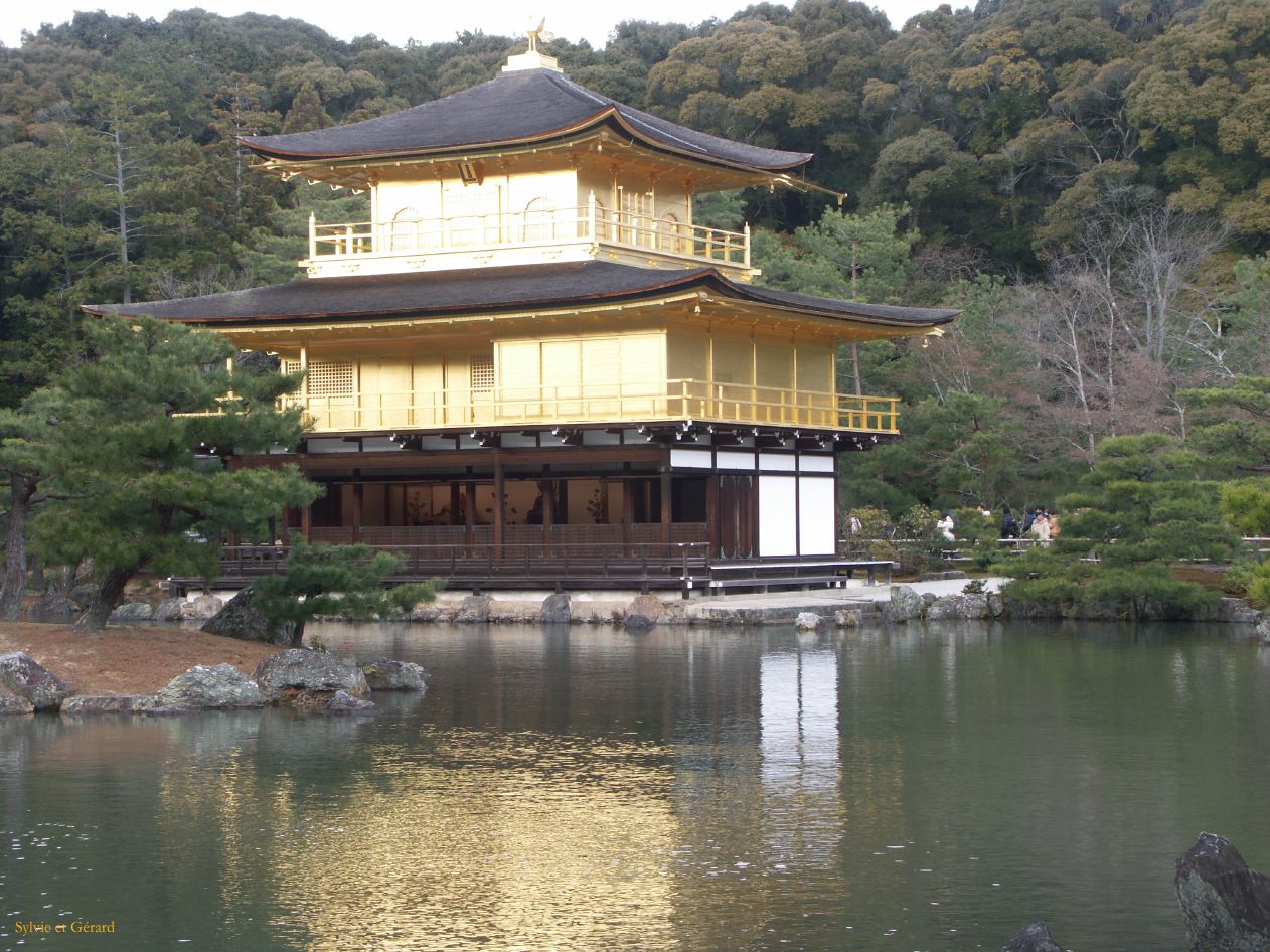 0056 KYOTO Temple d'or Kinkaku Ji 