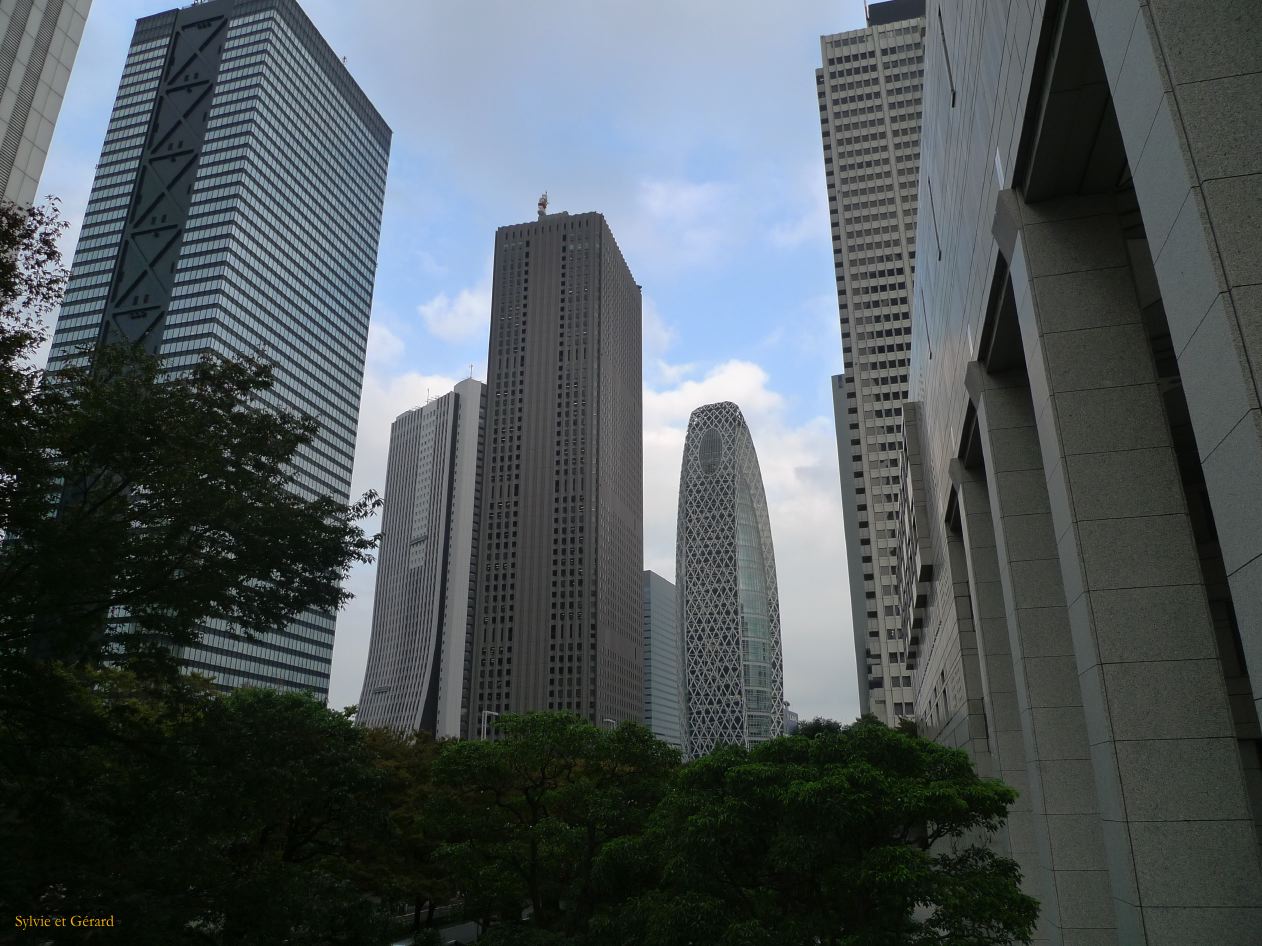 A Tokyo 014b quartier Shinjuku autour de la Mairie de Tokyo